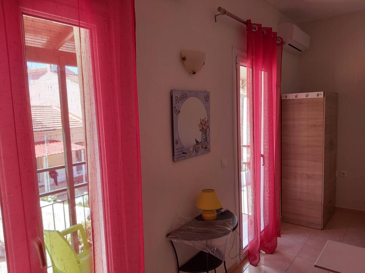 Frodo Studios Kavos Bagian luar foto