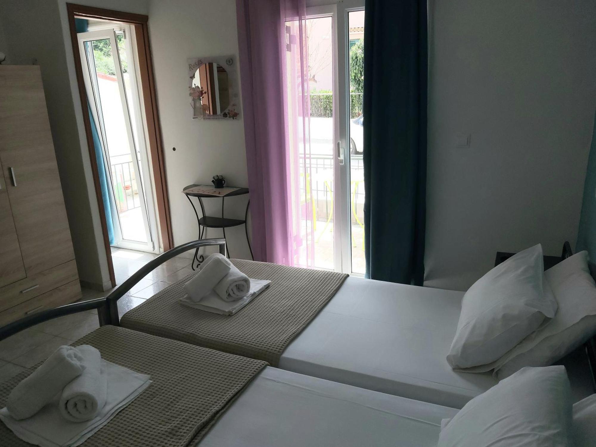 Frodo Studios Kavos Bagian luar foto