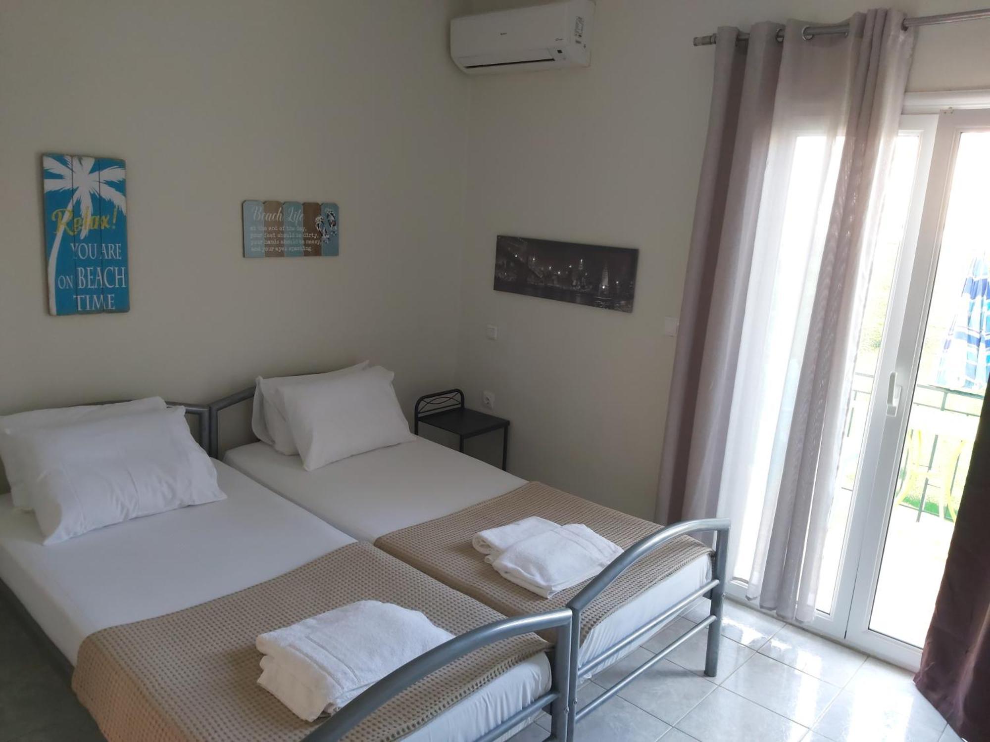 Frodo Studios Kavos Bagian luar foto